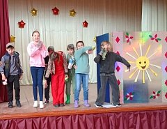 Участники кружка «Солнышко» подготовили кукольный спектакль 