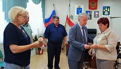 Памятные знаки вручены семьям погибших бойцов
