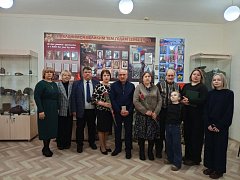 Их подвиг будет для нас примером