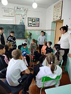 Школьники вспомнили правила поведения на дороге