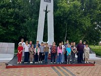 В с. Благовещенке возложили цветы у памятника героям-землякам