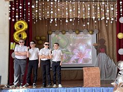 В Святославской школе прошёл праздничный концерт