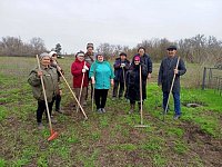 Жители Воронино дружно вышли на субботник