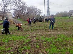 Жители Воронино дружно вышли на субботник