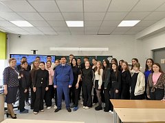 «Воспитание патриотизма у молодежи»: Самойловской средней школе прошла викторина для старшеклассников