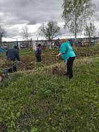 В с. Воронино прошел субботник на кладбище