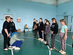 Юные жители Полтавки играли в игры народов России