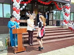 В добрый путь, выпускники!