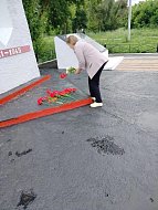 В с. Благовещенке возложили цветы у памятника героям-землякам