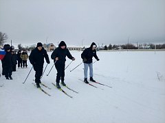 В Самойловке прошли лыжные гонки среди школьников
