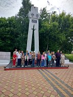 В с. Благовещенке возложили цветы у памятника героям-землякам