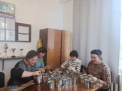 Жители Полтавки приняли участие в акции по изготовлению окопных свечей