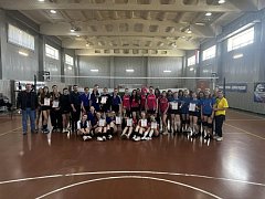 В «Молодежном» прошел волейбольный турнир в честь Великой Победы