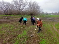 Жители Воронино дружно вышли на субботник