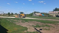 В Полтавке проводят ремонт дороги