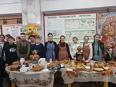 На главной площади р.п. Самойловки прошло яркое и веселое гулянье – праздник «Широкая Масленица»