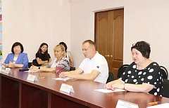 Панков обсудил с работниками почтовых отделений закон о поддержке «Почты России»