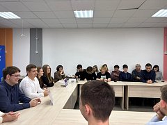На «классную встречу» со старшеклассниками пришли молодые специалисты 
