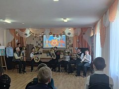 «День Победы – праздник всех народов!»: в ДШИ с. Святославки прошел праздничный концерт