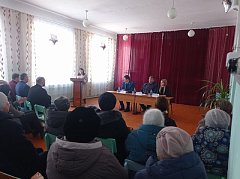 Глава района встретился с жителями Ольшанки