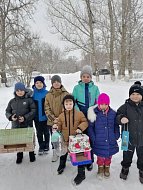 В Красавке первоклассники развесили кормушки для птиц