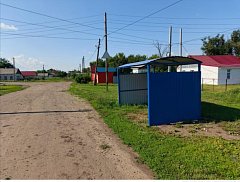 В Полтавке появился новый остановочный павильон 