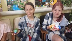 Уникальную коллекцию птичек из ниток создали юные святославцы