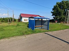 В Полтавке появился новый остановочный павильон 