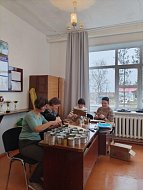 Жители Полтавки приняли участие в акции по изготовлению окопных свечей